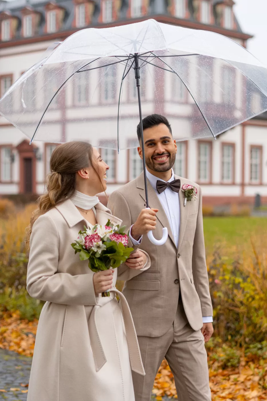 Brautpaar im Regen – Hochzeitsreportage