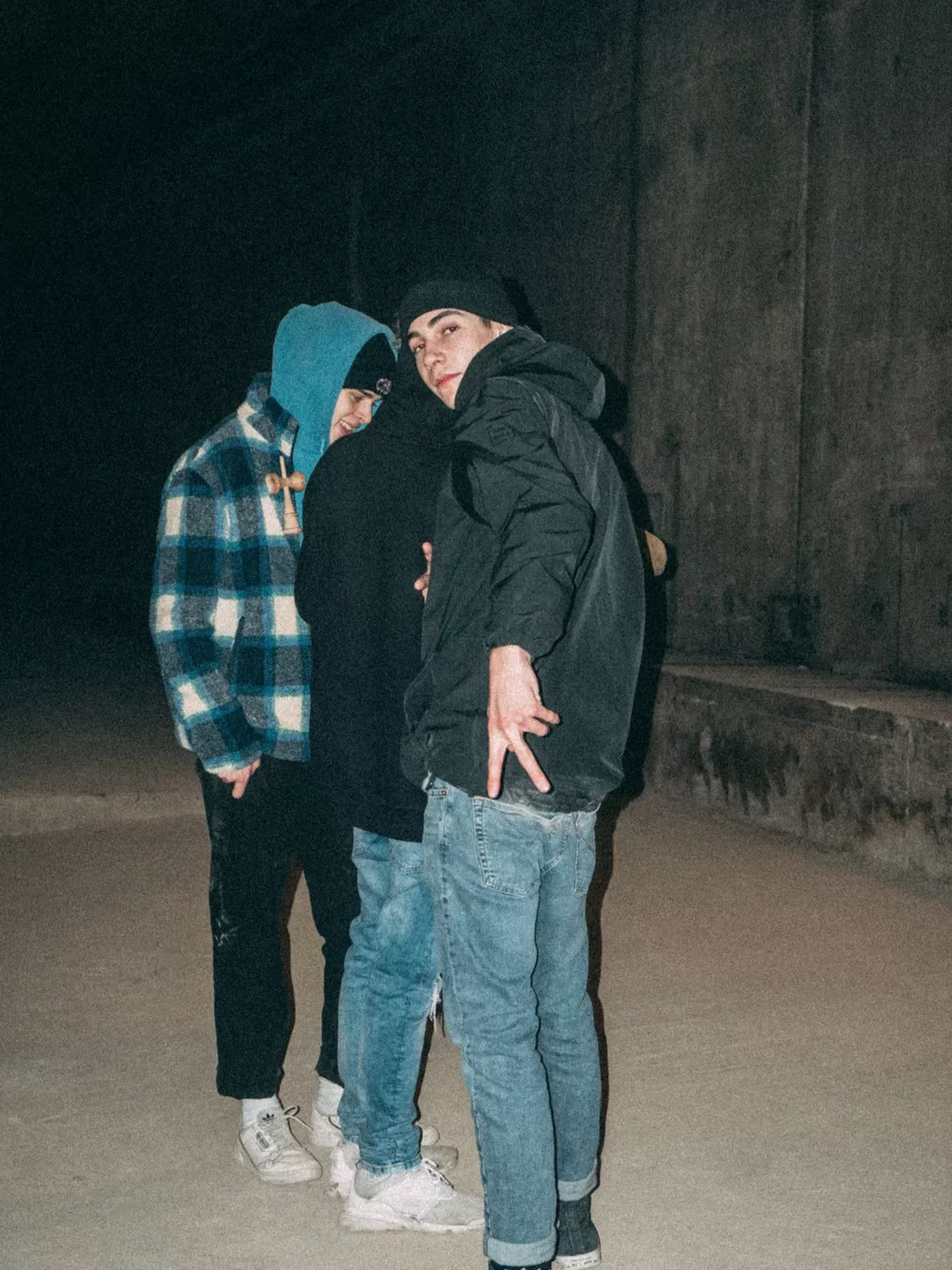 Streetwear-Fashionshooting mit zwei Personen