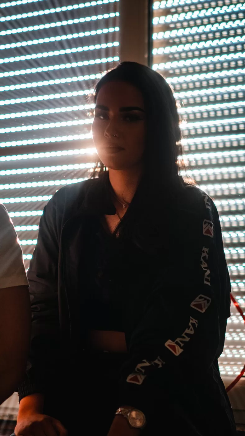 Portraitfotografie mit Neonlicht